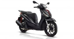 Piaggio-Medley-S-schwarz-rechts